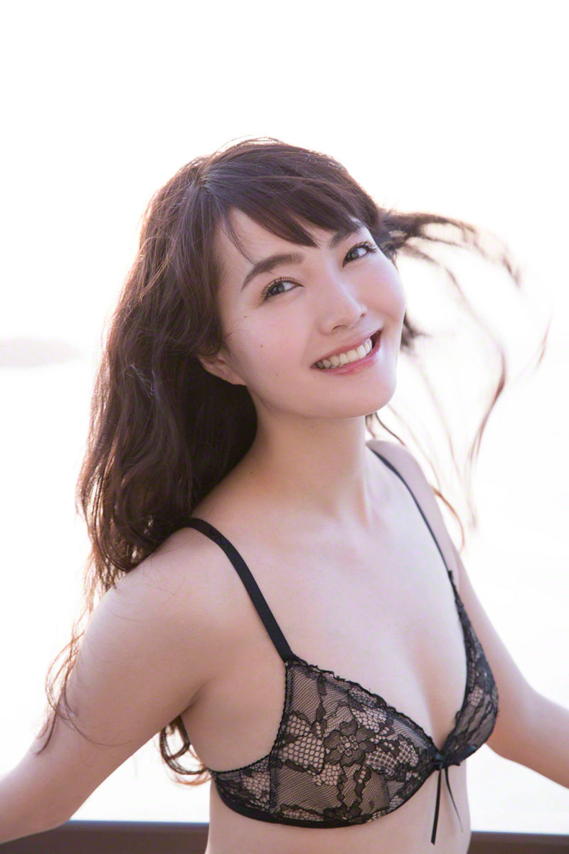 Yui Nishikawa / Yui Nishikawa [Graphis] First Gravure First off daughter