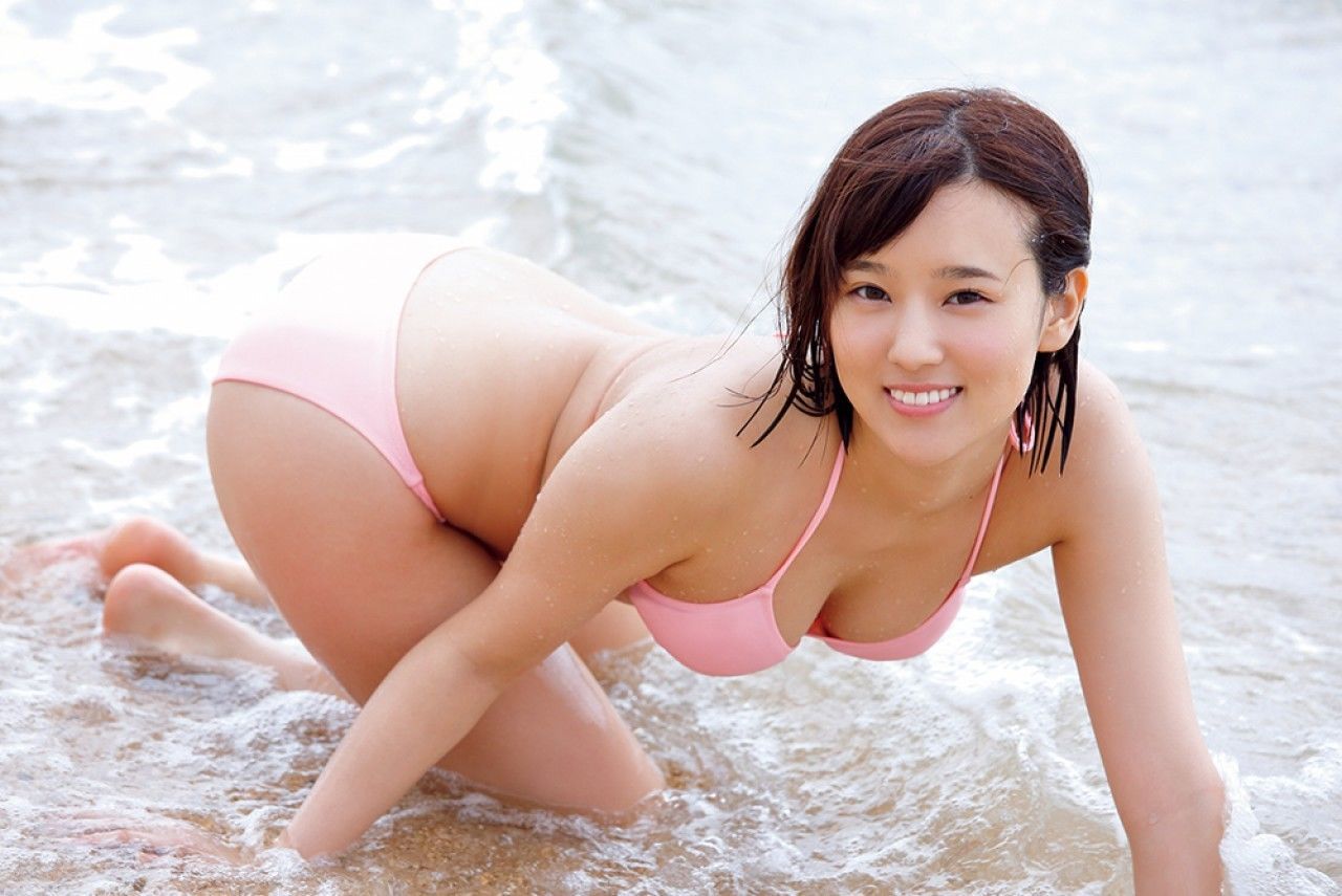 [FRIDAY] Manaka Nishihara "Too beautiful too erotic dental hygienist! Swimsuit sexy" photo