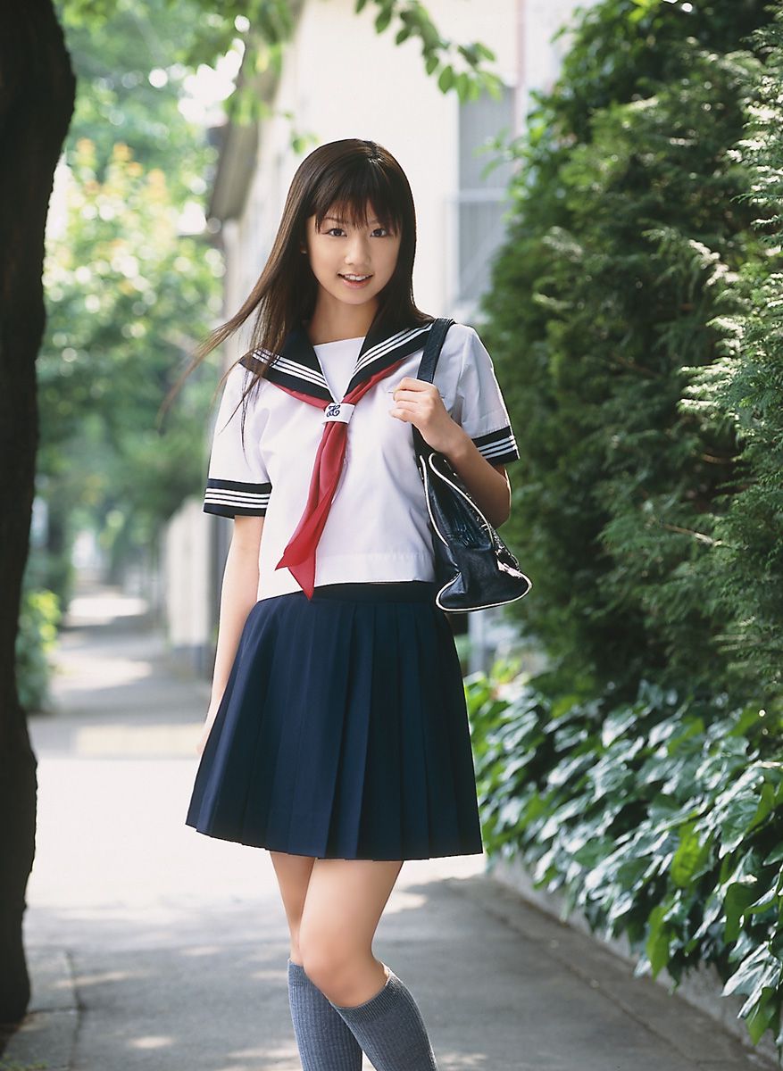 Japanese school 18. Японские девушки в школьной форме. Японская девушка. Школьная форма в Японии.