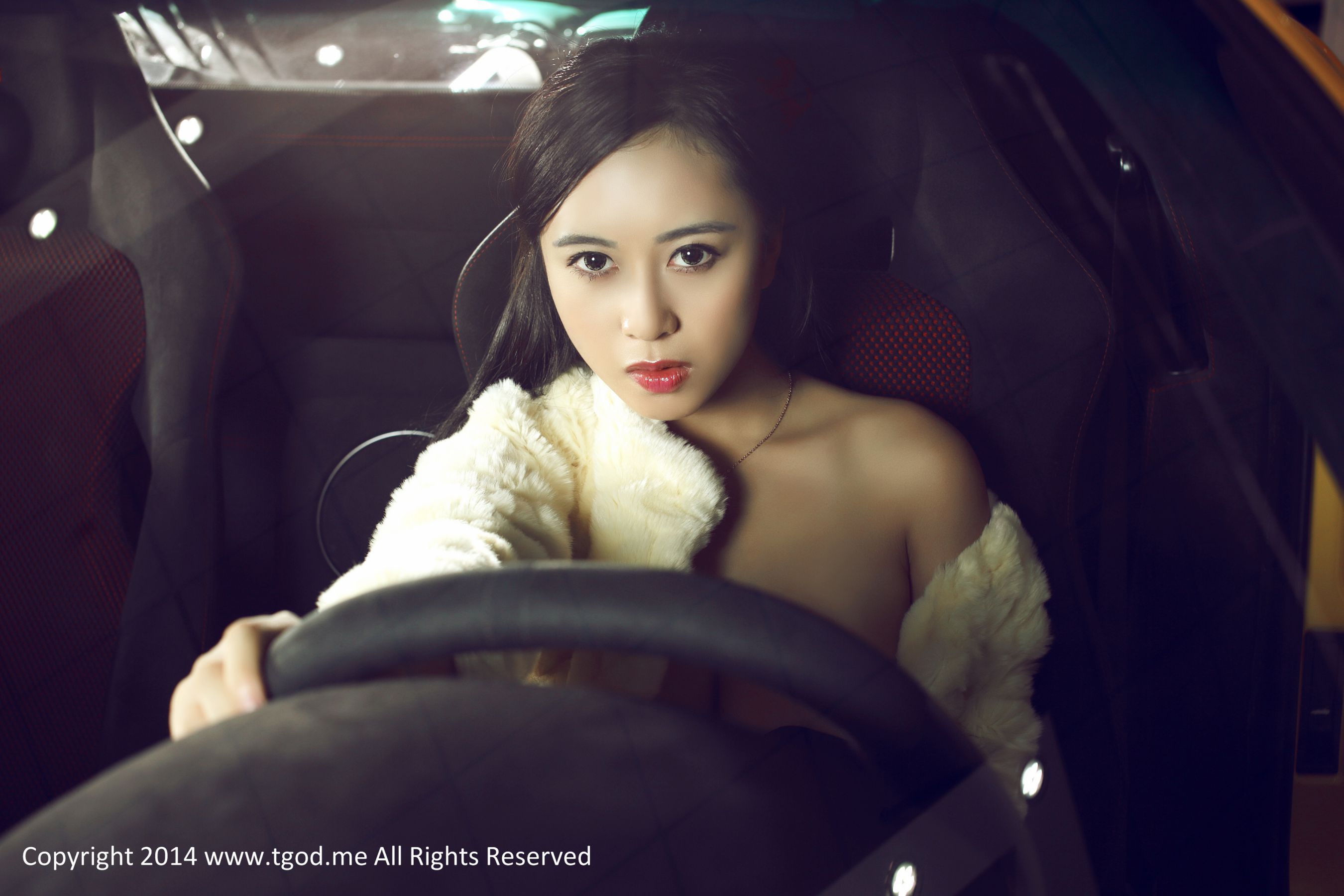 The private collection of the beauty of the car, Huang Ke and Christine TGO...