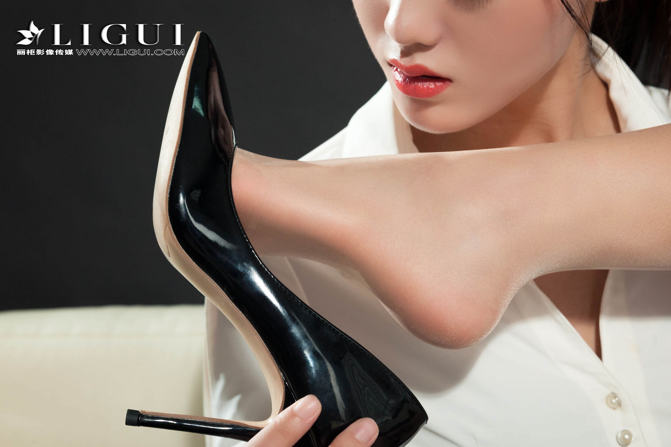 Leg Model Miner & Xiao Xiao "Silk Foot Love" 丽 柜 Ligui Intern...