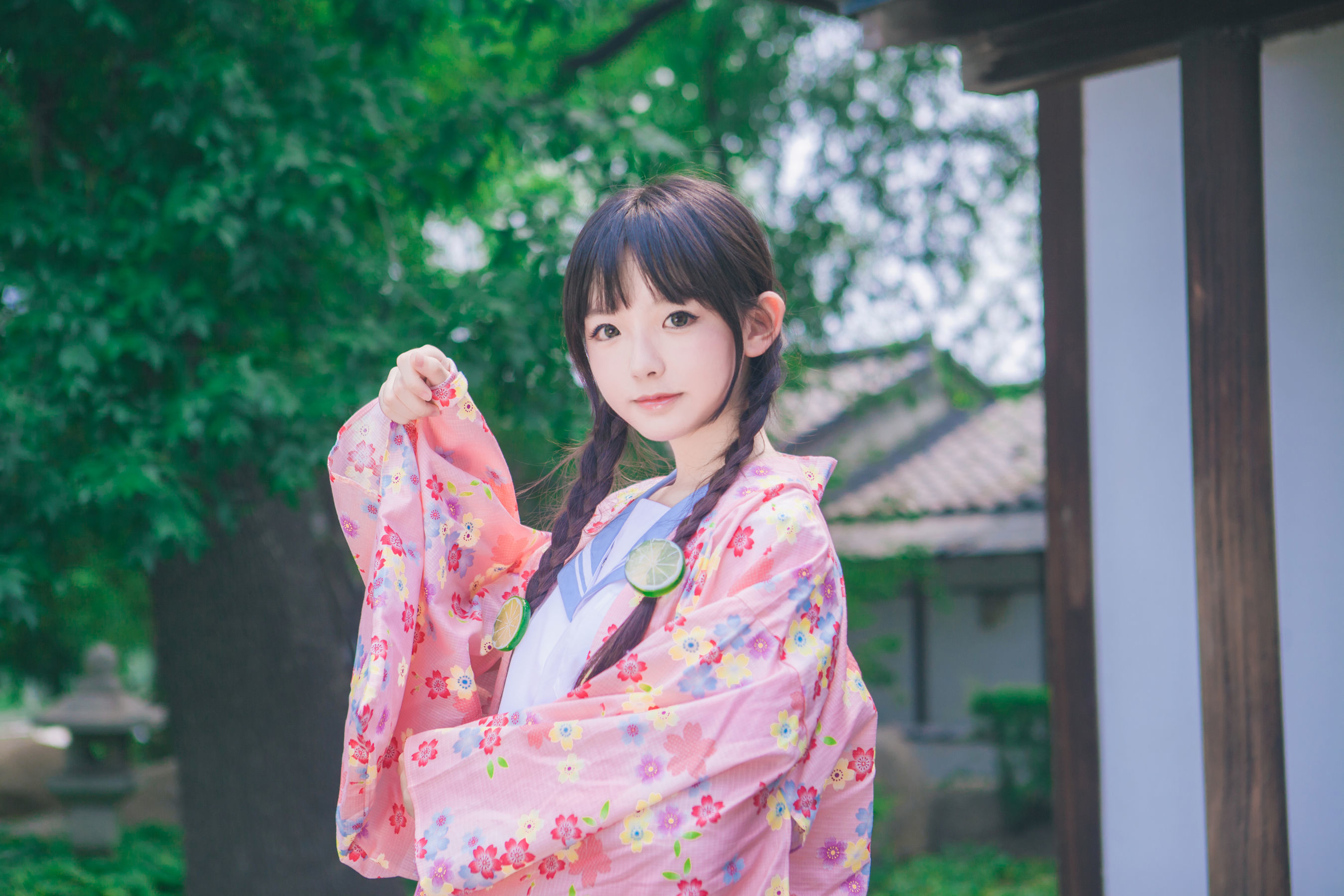 Видео красивой японской девушки. Кимоно Sakura. Сакура в кимоно. Фурисодэ кимоно Сакура. Красивые японки.
