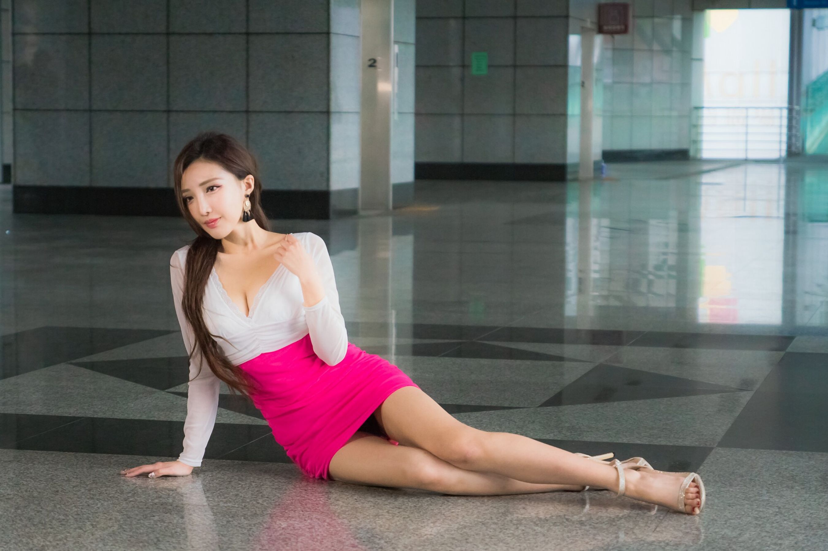 Taiwan Tender Model Zhao Yun Syuan "Calligrapher Outside Photo Album&q...