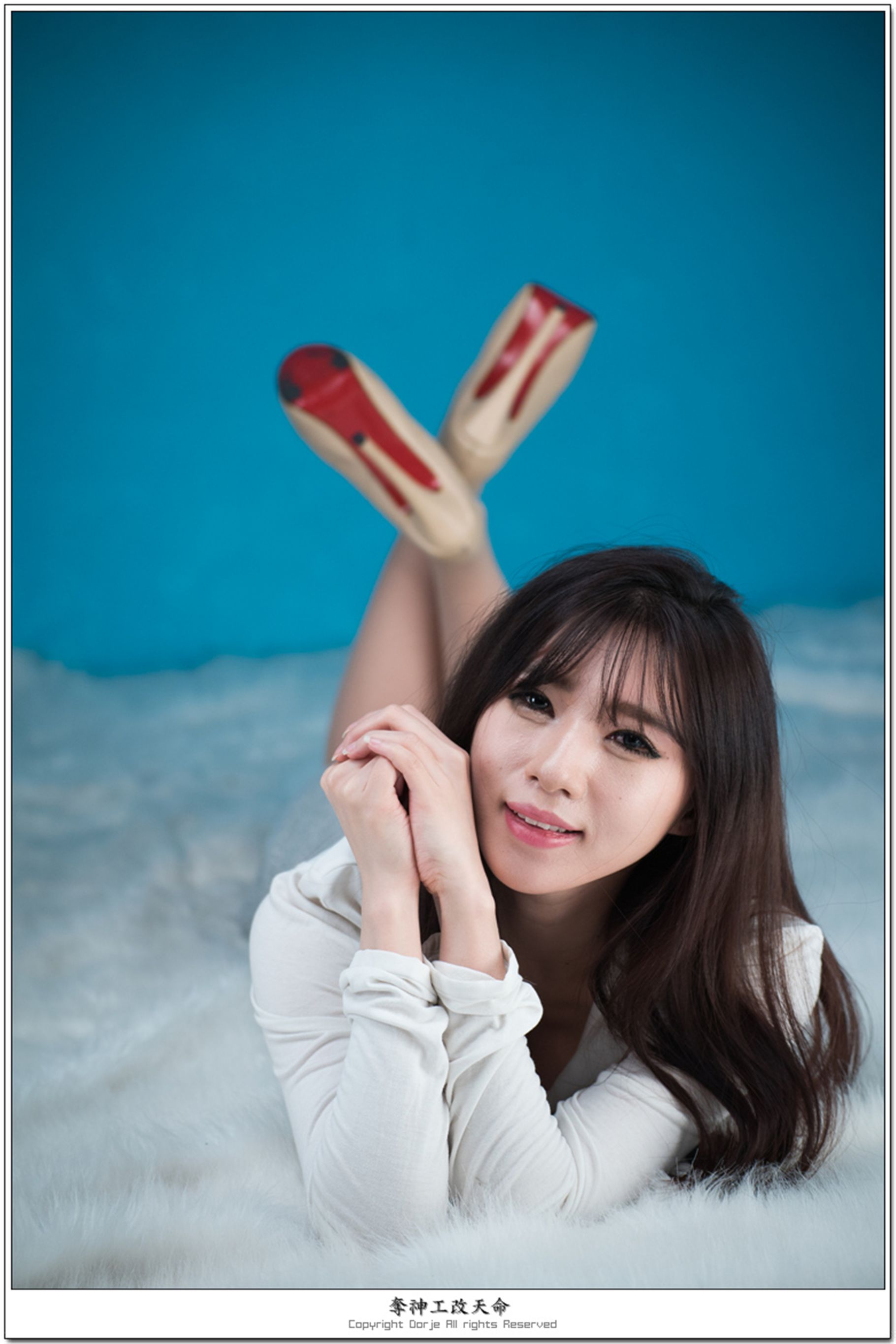 Джи сон модель. Han Hyo Joo foot.